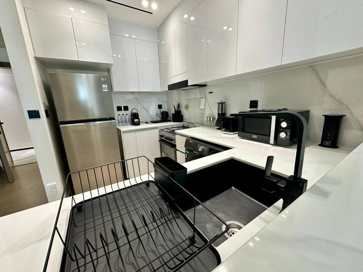 Fully Furnished Cozy 1bedroom With Balcony In Jvc Apartment *