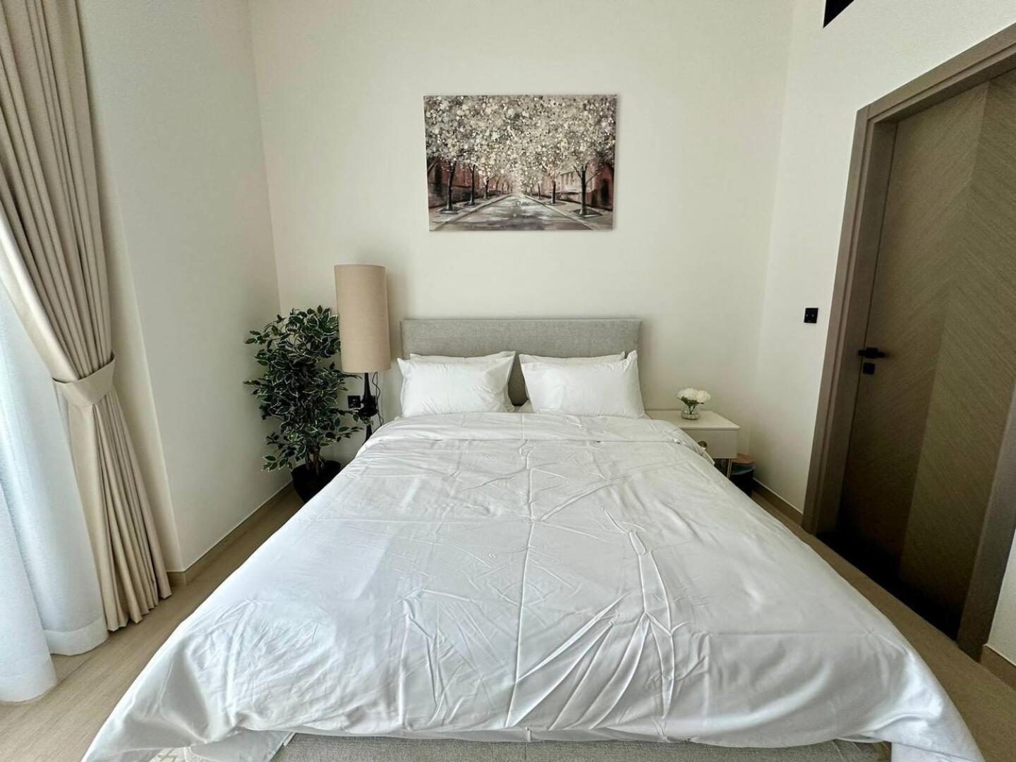 Fully Furnished Cozy 1bedroom With Balcony In Jvc Apartment